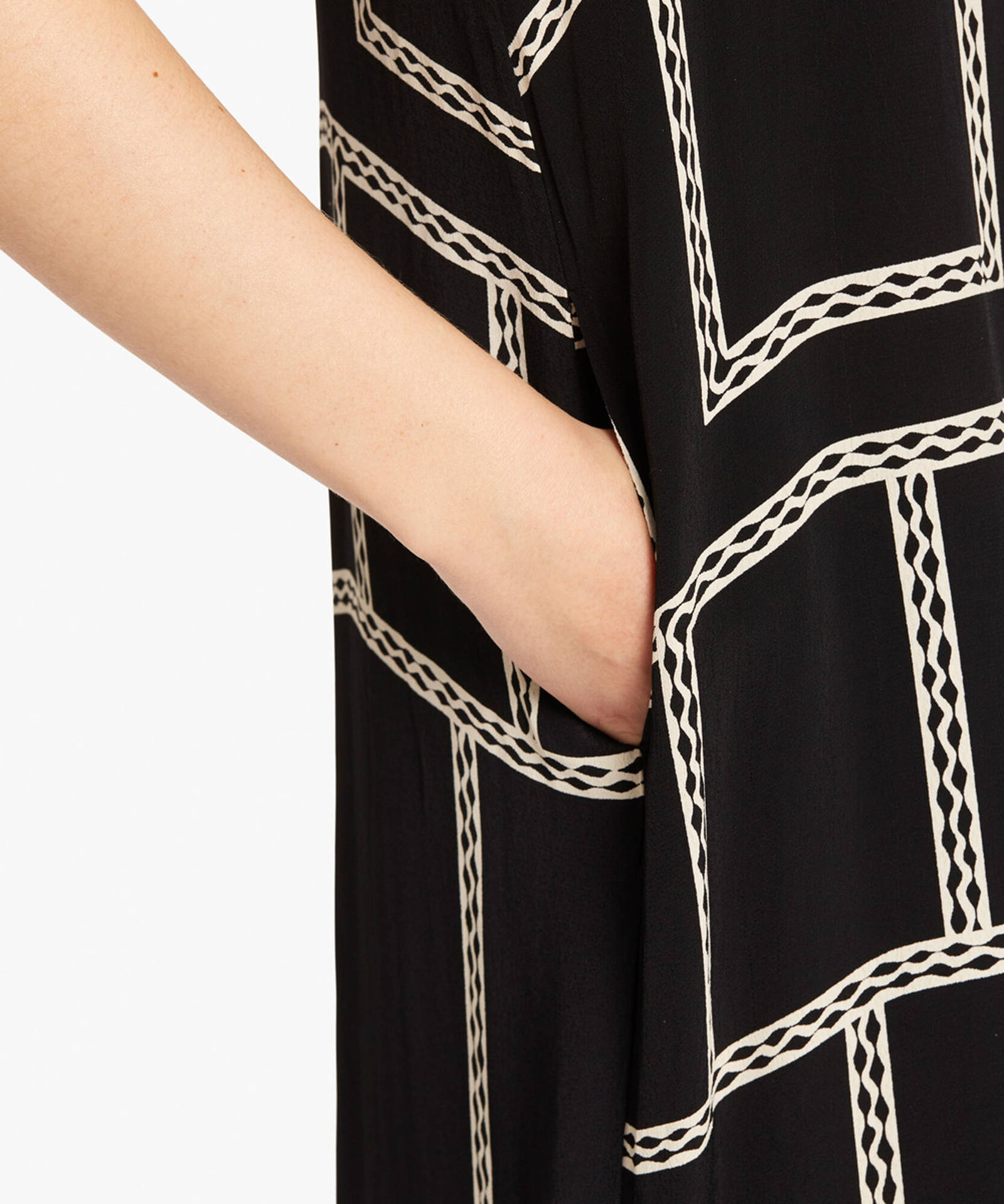 masai-odetto-dress-blk-1003787