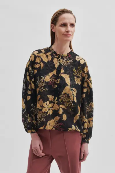Billede af Second Female Mystery Blouse 