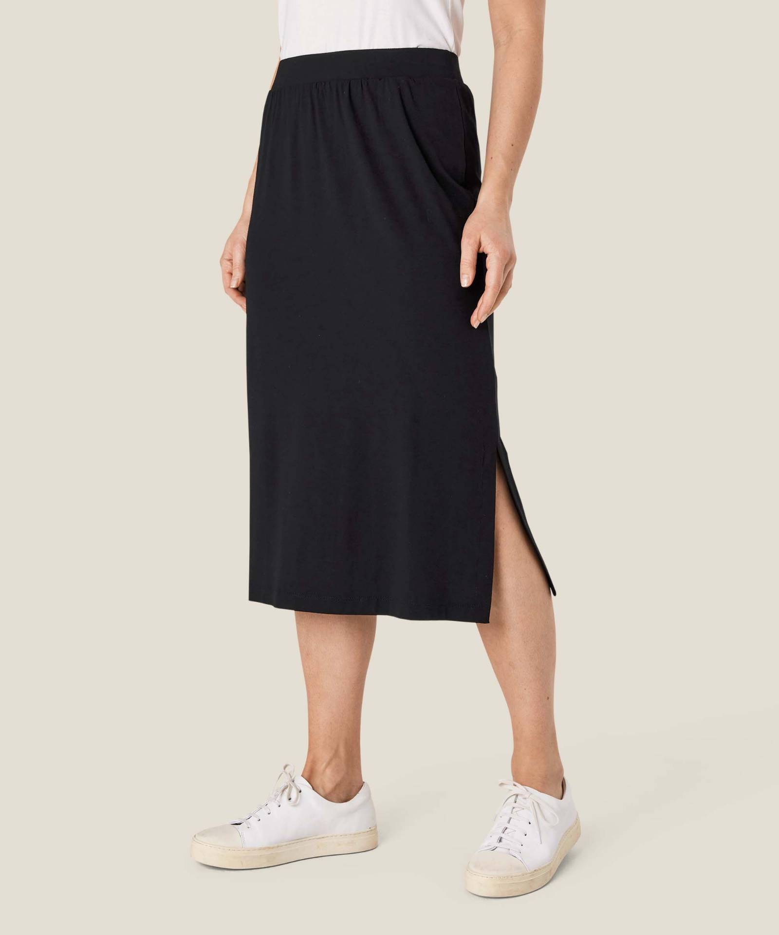 1008601 MaSalud Skirt - Black main image 0