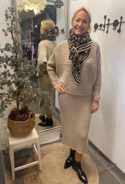 Billede af Marta Ermelinde Dress Sand